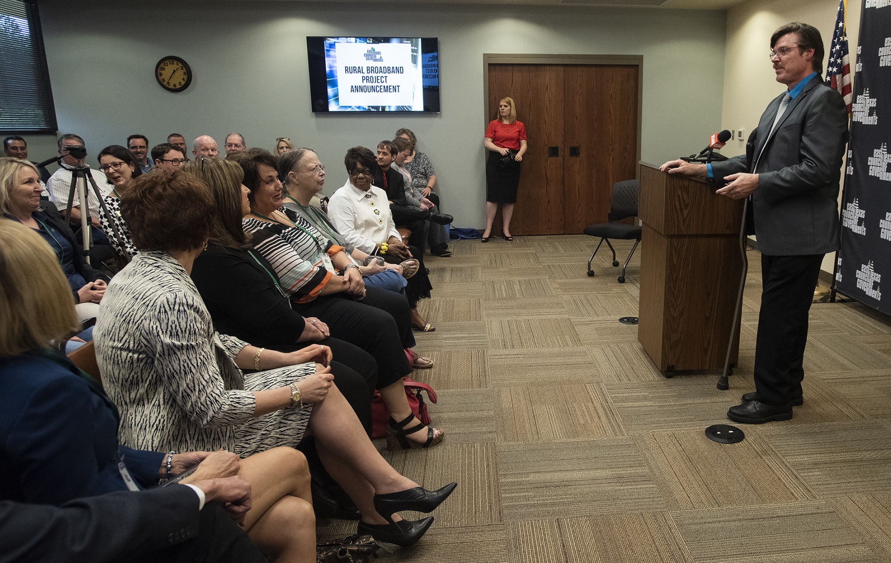 20190417_ETCOG_Broadband_Grant_04web.jpg